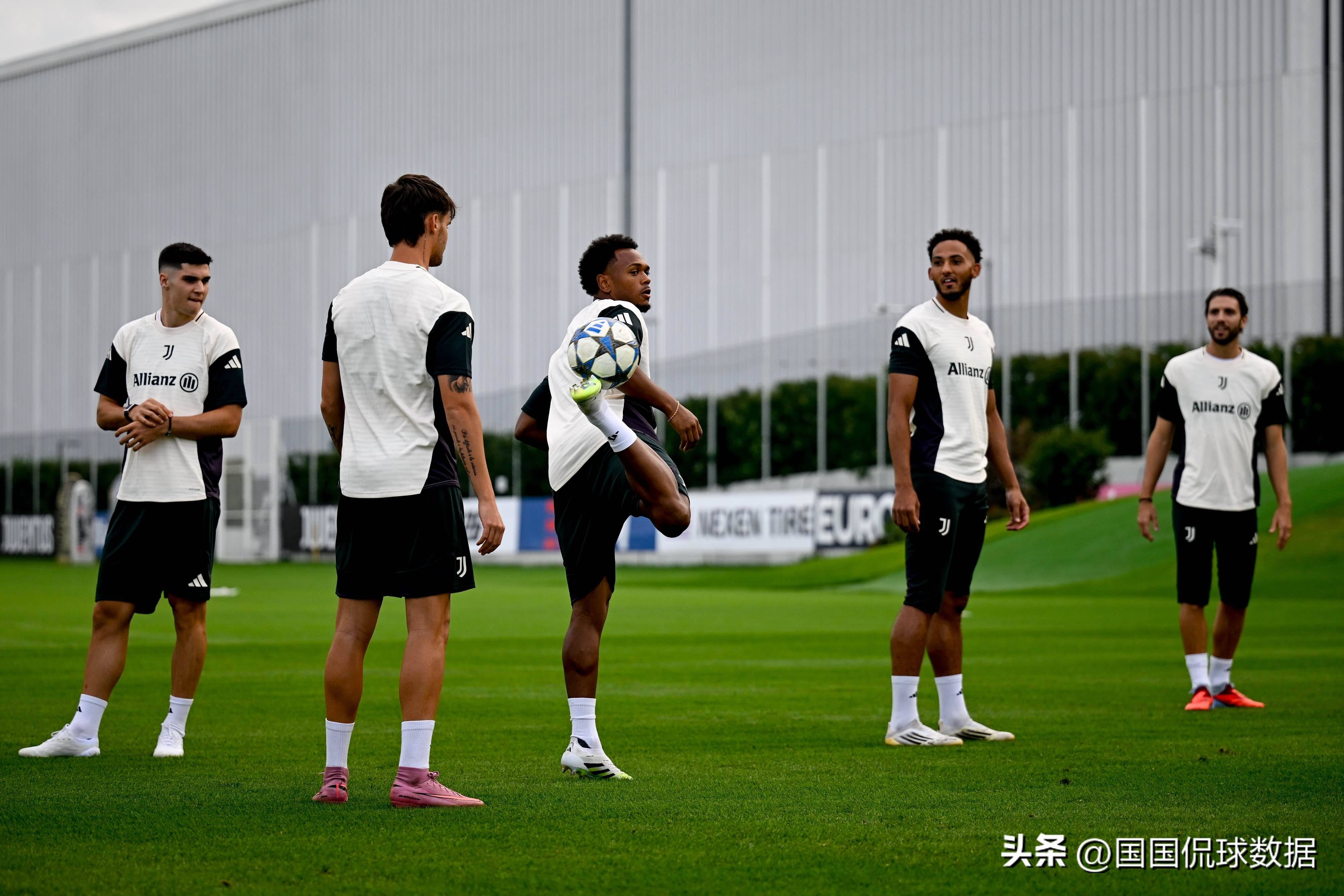 欧冠转会期再迎强敌，多特蒙德遗憾出局，主帅态度：话题不断，年轻球员得到机会的简单介绍